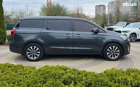 Kia Carnival 2015 - фото 8