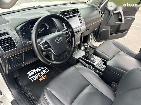 Toyota Land Cruiser Prado 2018 - фото 25