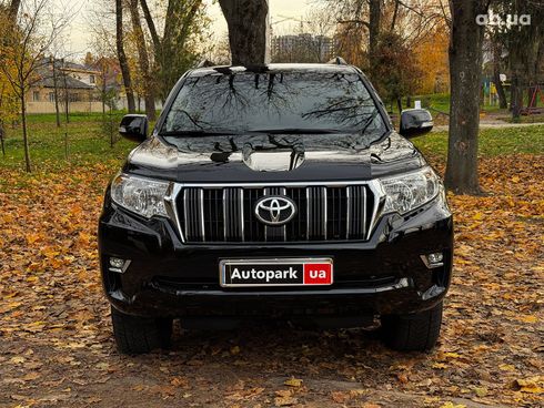Toyota Land Cruiser Prado 2018 черный - фото 2