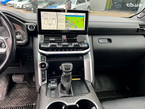 Toyota Land Cruiser 2022 серый - фото 31