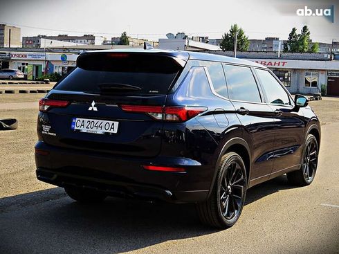 Mitsubishi Outlander 2022 - фото 3