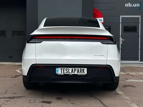 Tesla Model Y 2025 - фото 9