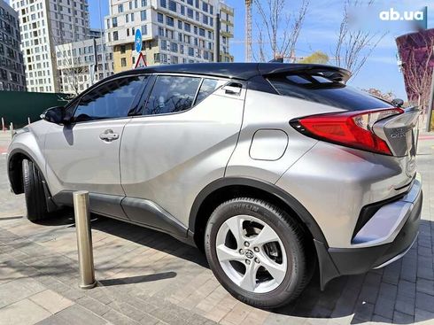 Toyota C-HR 2016 - фото 12