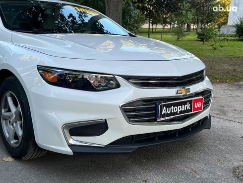 Chevrolet Malibu 2017 белый - фото 3