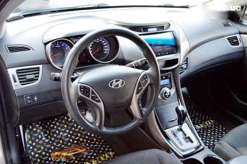 Hyundai Elantra 2012 - фото 23