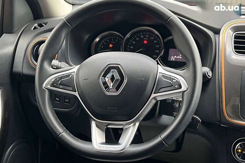 Renault Sandero 2017 - фото 17