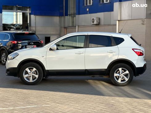 Nissan Qashqai 2013 белый - фото 8