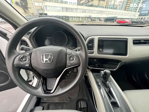 Honda HR-V 2019 белый - фото 18