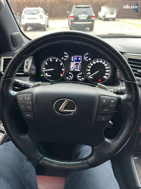 Lexus LX 2015 - фото 16