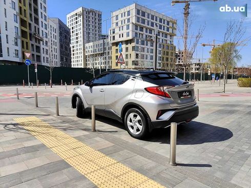 Toyota C-HR 2016 - фото 11