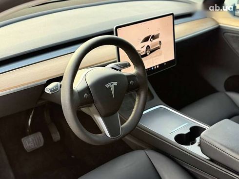 Tesla Model Y 2023 - фото 16