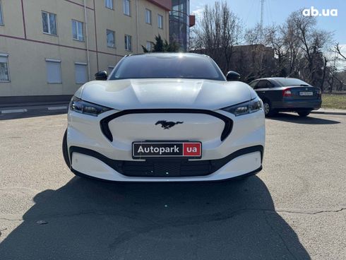 Ford Mustang Mach-E 2021 белый - фото 24