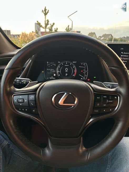Lexus ES 2021 - фото 16