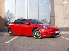 Продаж вживаних Tesla Model 3 в Київській області - купити на Автобазарі