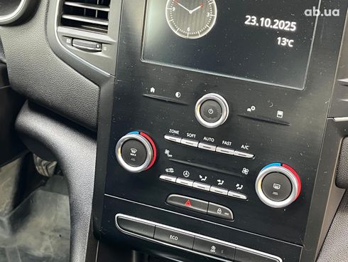 Renault Megane 2018 белый - фото 21