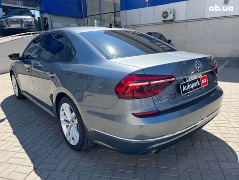 Volkswagen Passat 2018 серый - фото 6