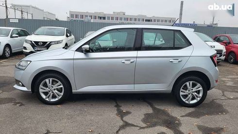 Skoda Fabia 2020 - фото 6