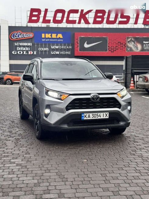 Toyota RAV4 2020 - фото 2