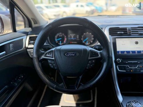 Ford Fusion 2017 - фото 28