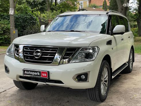Nissan Patrol 2013 белый - фото 2