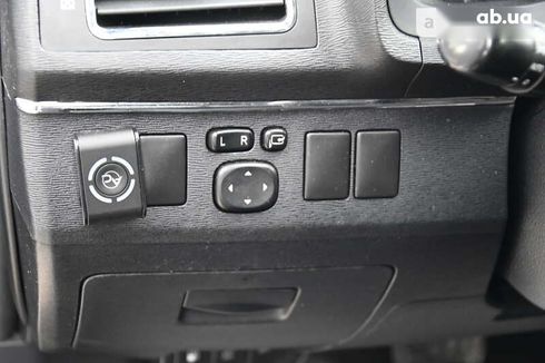 Toyota Avensis 2012 - фото 25