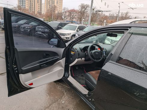 Kia Cee'd 2008 черный - фото 16