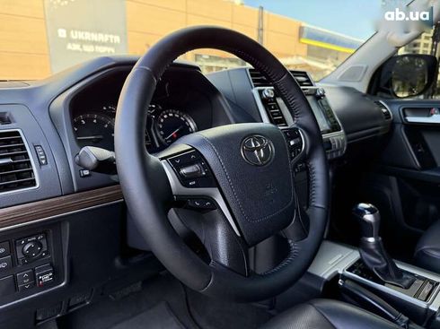 Toyota Land Cruiser Prado 2019 - фото 17