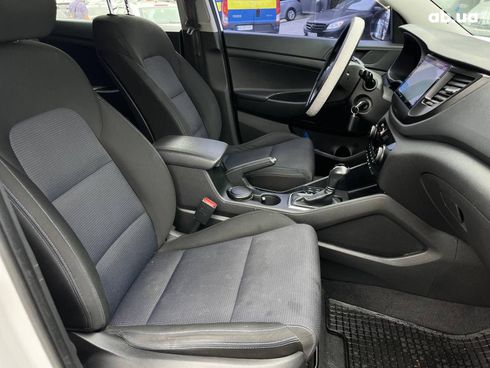 Hyundai Tucson 2016 белый - фото 19