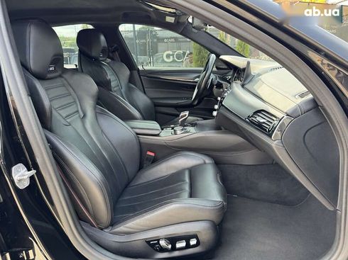 BMW M5 2019 - фото 18