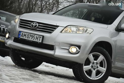 Toyota RAV4 2010 - фото 8