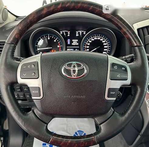 Toyota Land Cruiser 2012 - фото 24