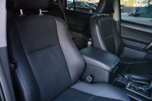 Toyota Land Cruiser Prado 2012 - фото 30