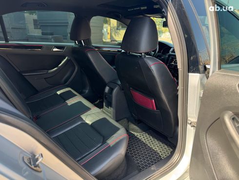Volkswagen Jetta 2015 серый - фото 38