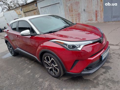 Toyota C-HR 2018 вишневый - фото 16