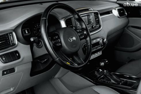 Kia Sorento 2016 серебристый - фото 9