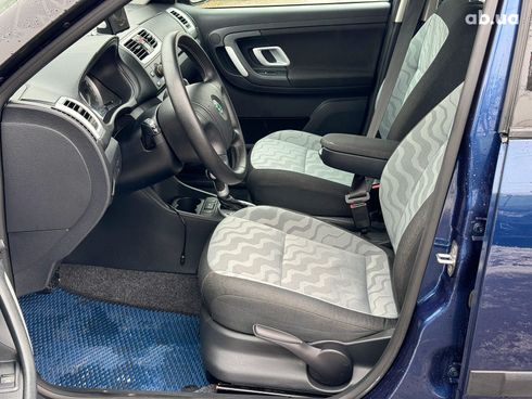 Skoda Fabia 2009 синий - фото 16