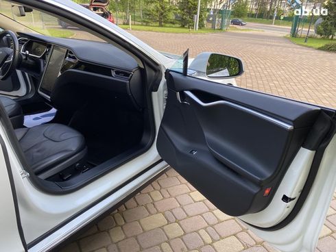 Tesla Model S 2013 белый - фото 16