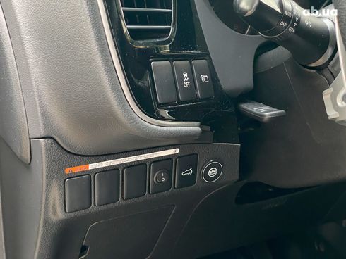 Mitsubishi Outlander 2019 белый - фото 22