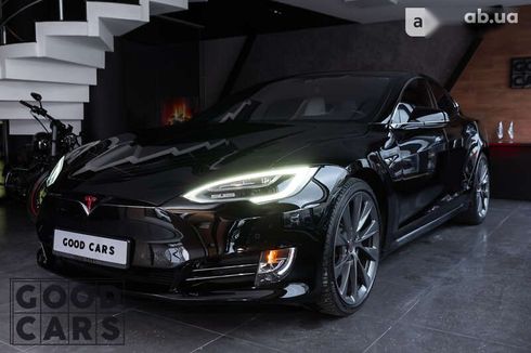 Tesla Model S 2019 - фото 11