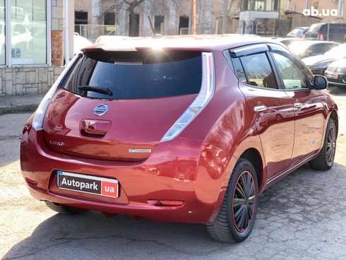 Nissan Leaf 2014 красный - фото 5