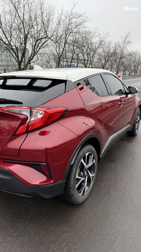 Toyota C-HR 2017 красный - фото 5