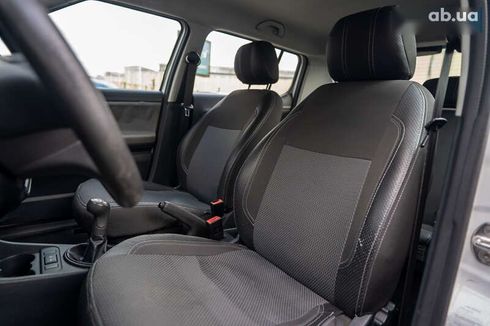 Skoda Fabia 2011 - фото 16