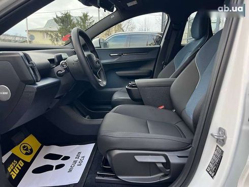 Volvo EX30 2024 - фото 9