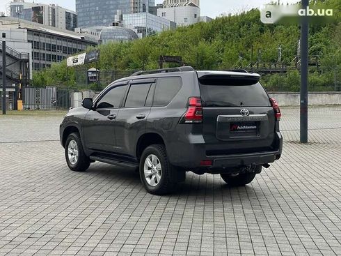 Toyota Land Cruiser Prado 2019 - фото 5