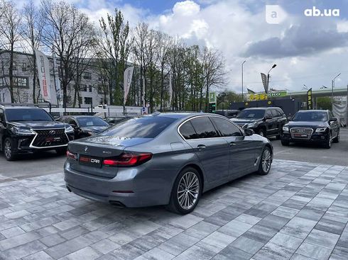 BMW 5 серия 2018 - фото 13
