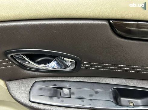 Renault Scenic 2011 - фото 13