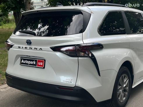 Toyota Sienna 2023 белый - фото 36