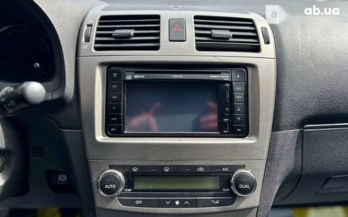 Toyota Avensis 2011 - фото 13