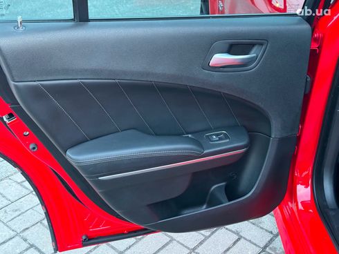 Dodge Charger 2016 красный - фото 15