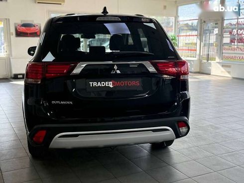 Mitsubishi Outlander 2020 - фото 8